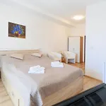 Agro Complex Aparthotel 3*